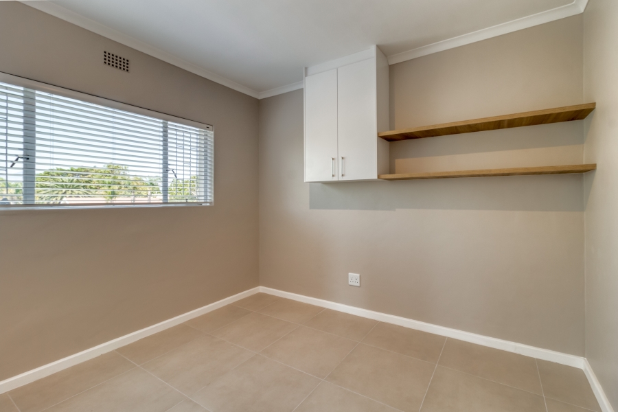To Let 2 Bedroom Property for Rent in Lionviham Western Cape
